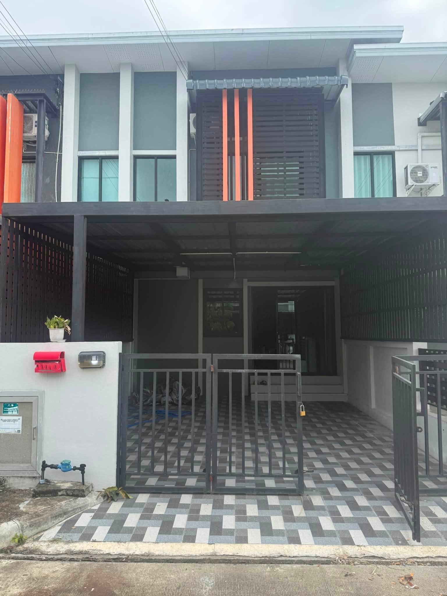 ทาวน์เฮาส์ 2 ชั้นให้เช่า เชียงใหม่ | พร้อมเข้าอยู่ 📍 พิกัด: หมู่บ้านปาล์มการ์เด้นท์ 5 สันผักหวาน หางดง เชียงใหม่