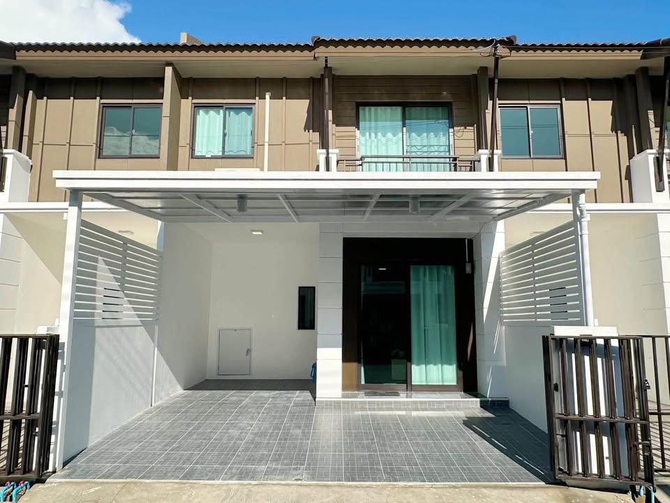 ทาวน์โฮมให้เช่า เชียงใหม่ | สไตล์โมเดิร์น พร้อมเข้าอยู่ 📍 พิกัด: โครงการพฤกษาวิลล์ 120