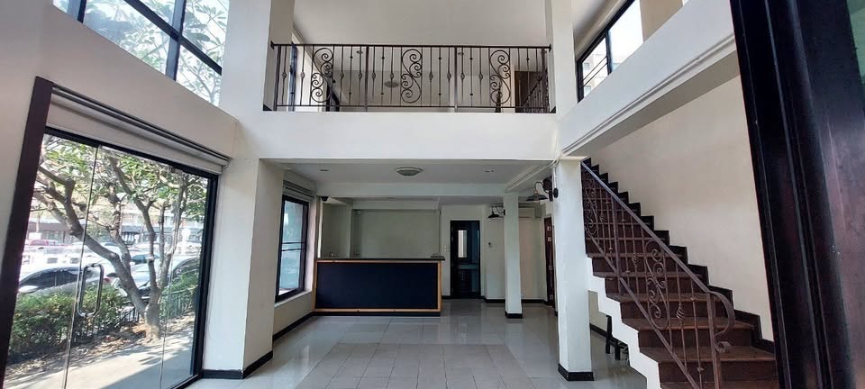 ให้เช่า ตึก สุเทพ แยกภูคำ ใกล้มช เหมาะทำธุรกิจ