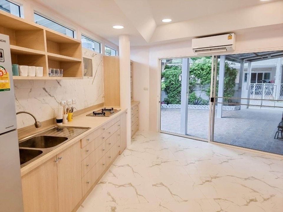 ให้เช่า ทาวน์โฮม สุเทพ กาดต้นพยอม ทำเลดี เดินทางสะดวก