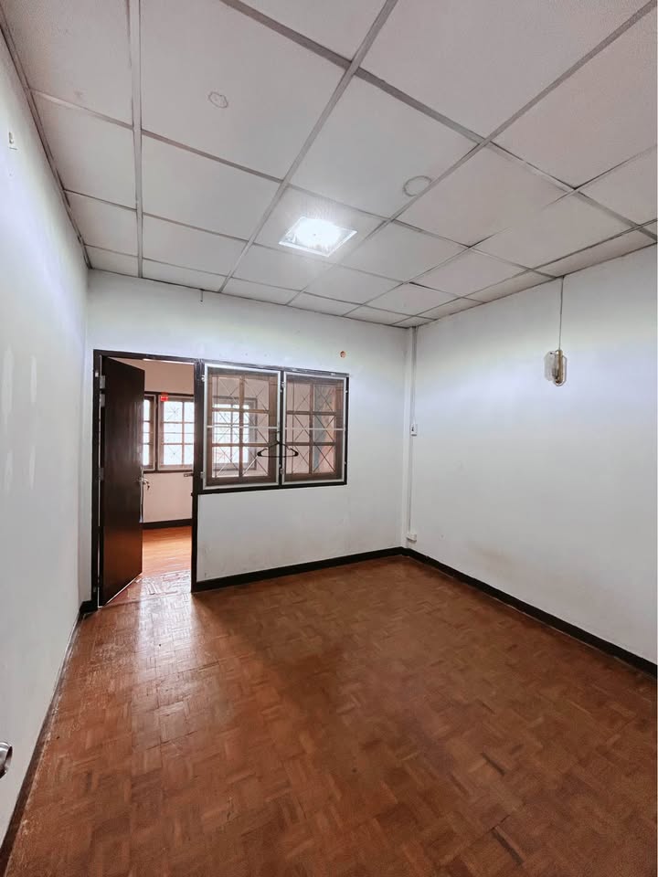 ให้เช่า ทาวน์โฮม สันติธรรม ซอยทานตะวัน ทำเลดี เดินทางสะดวก