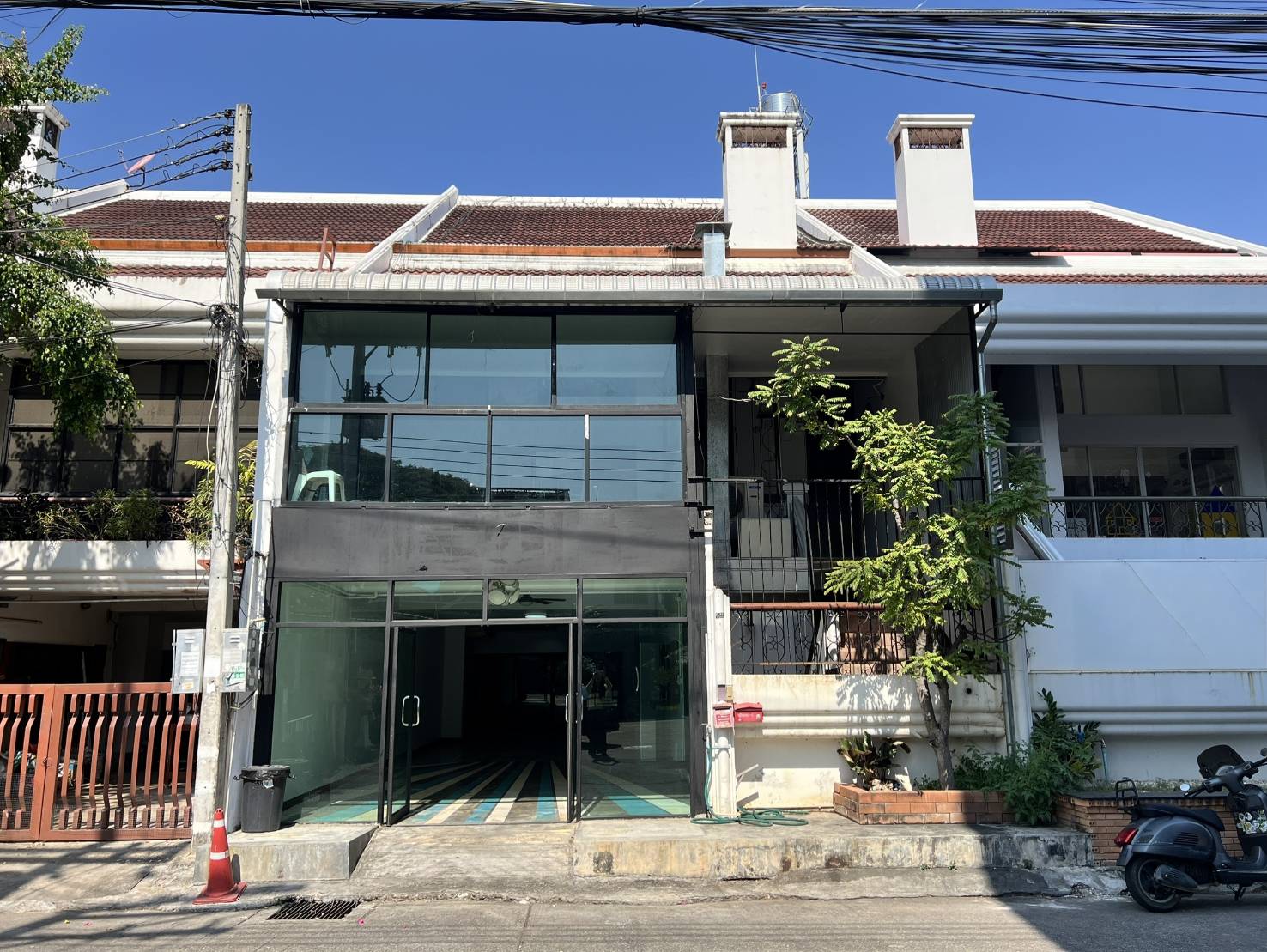 ให้เช่า ตึก4ชั้นทำเลทองใจกลางเมือง ศิริมังคลาจารย์-นิมมาน เหมาะทำธุรกิจ