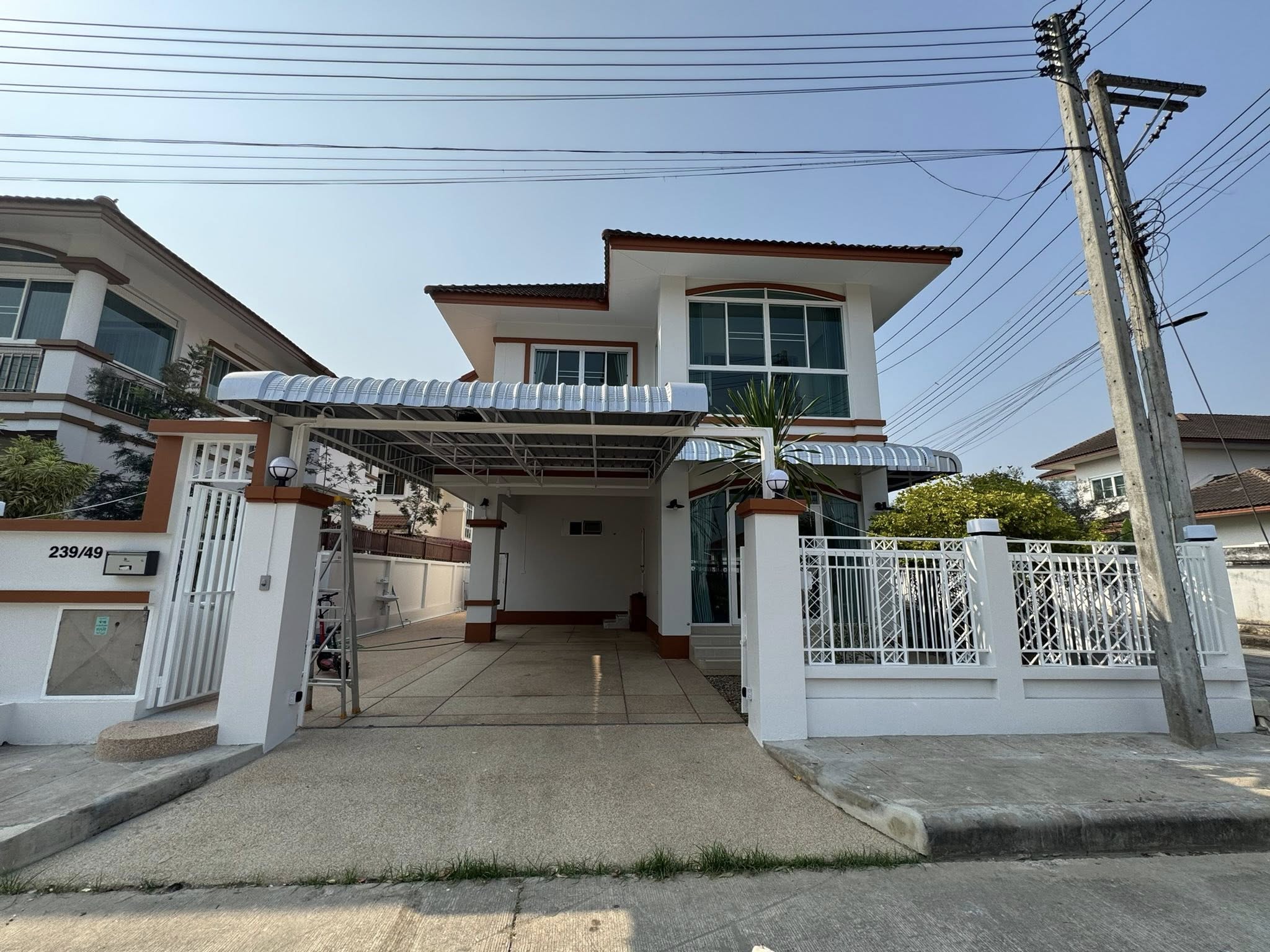 บ้านให้เช่ารีโนเวทใหม่หมู่บ้านพิมุกต์โครงการ 3 บ้านหัวมุม ติดถนนใหญ่ ข้างม.พายัพ ใกล้เซนเฟส ตลาดสามแยก